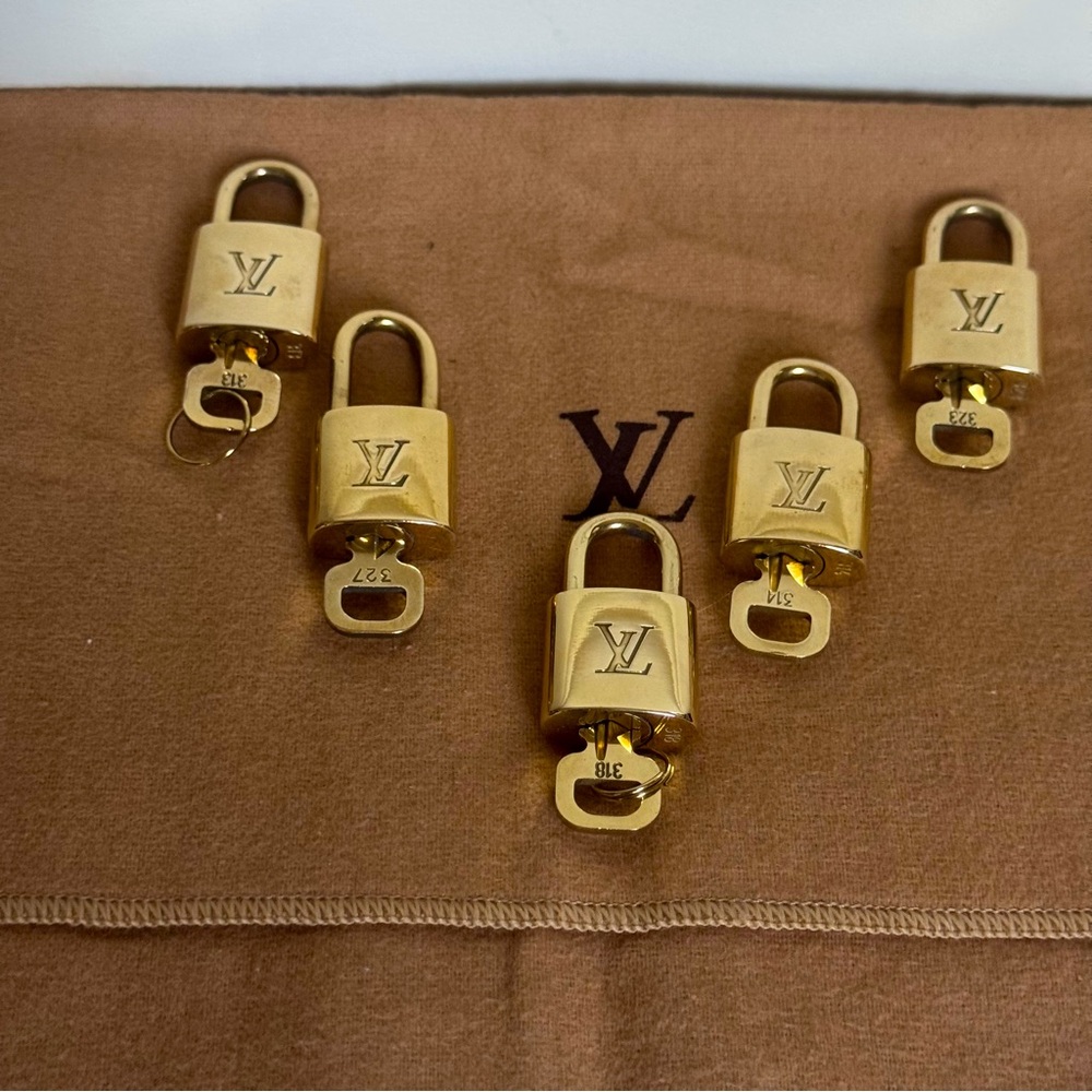 Louis Vuitton Lock and Key# 313, 318, 314, 323 & 327 - Picture 7 of 8